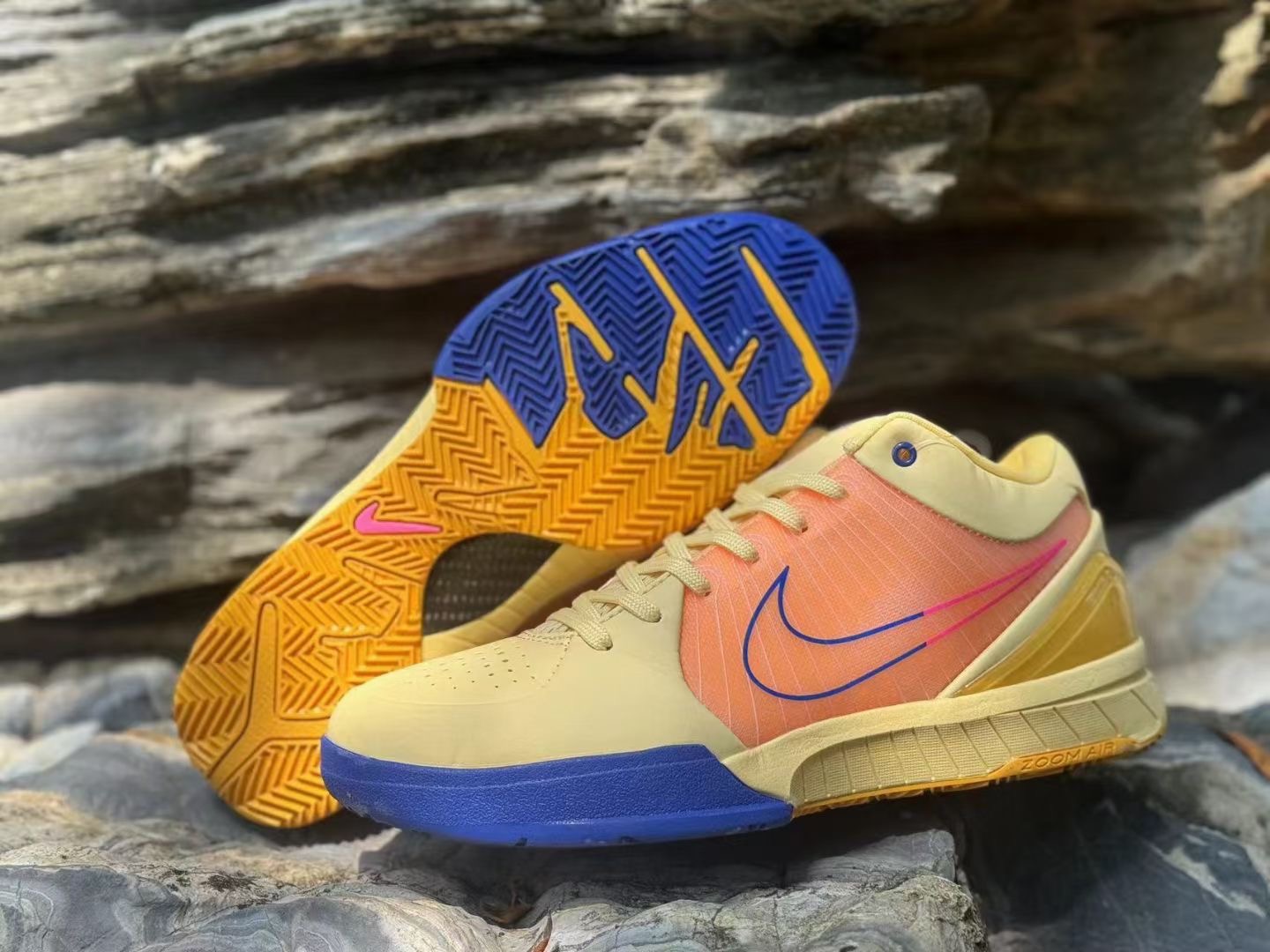 Nike Kobe 4 Yellow Lakers